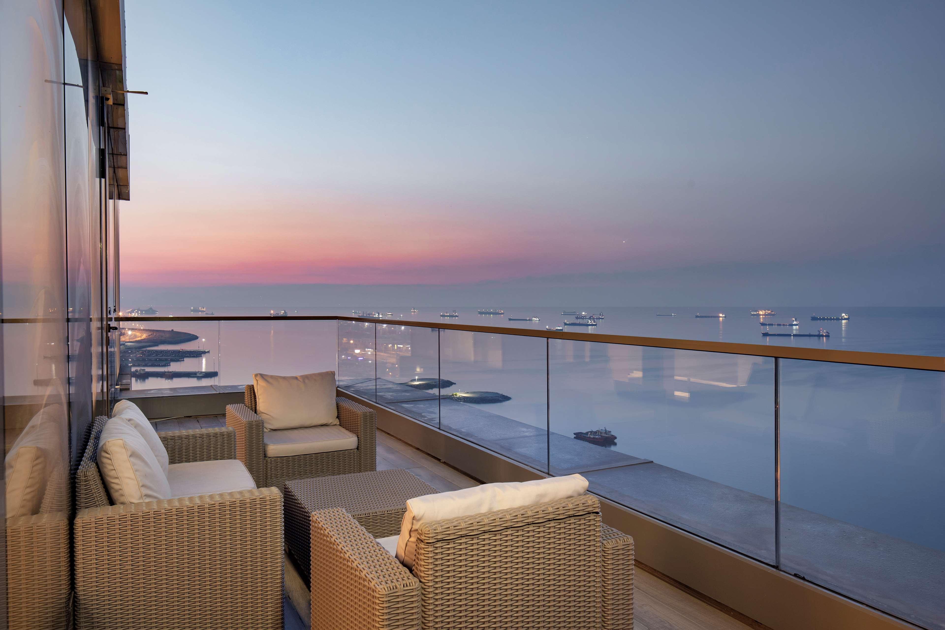 Hilton Istanbul Bakirkoy Hotel Exterior foto View from the balcony of a suite at the Four Seasons Hotel, Sharm El Sheikh