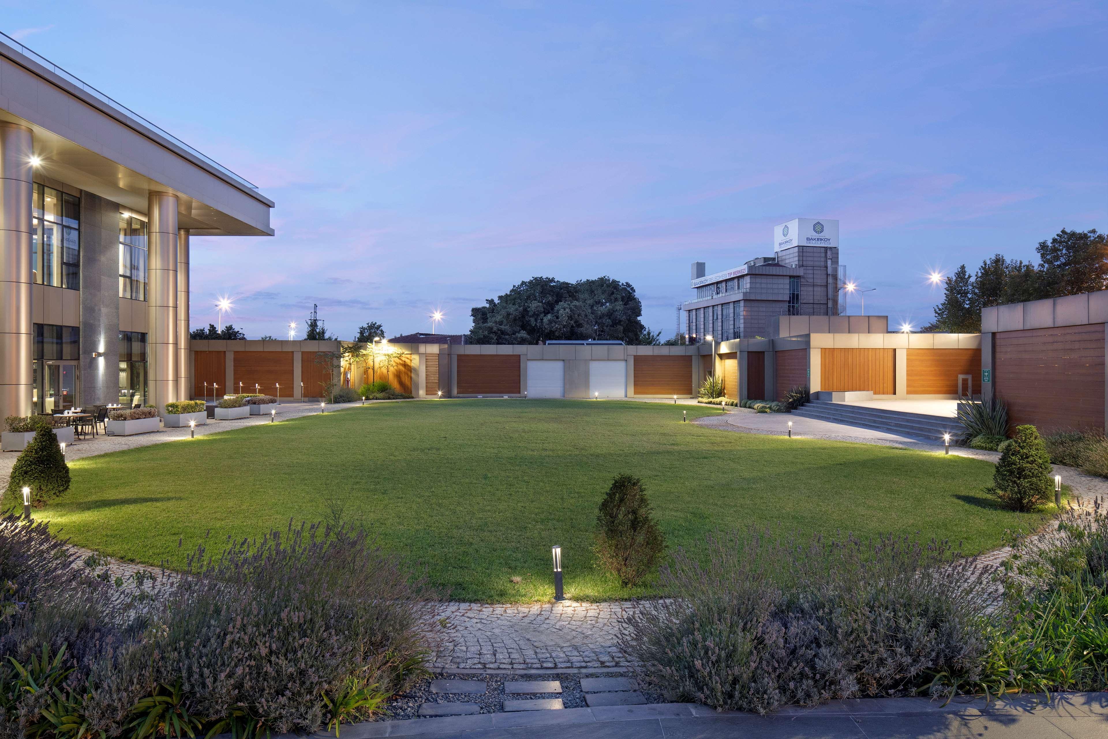 Hilton Istanbul Bakirkoy Hotel Exterior foto The campus of the University of Patras