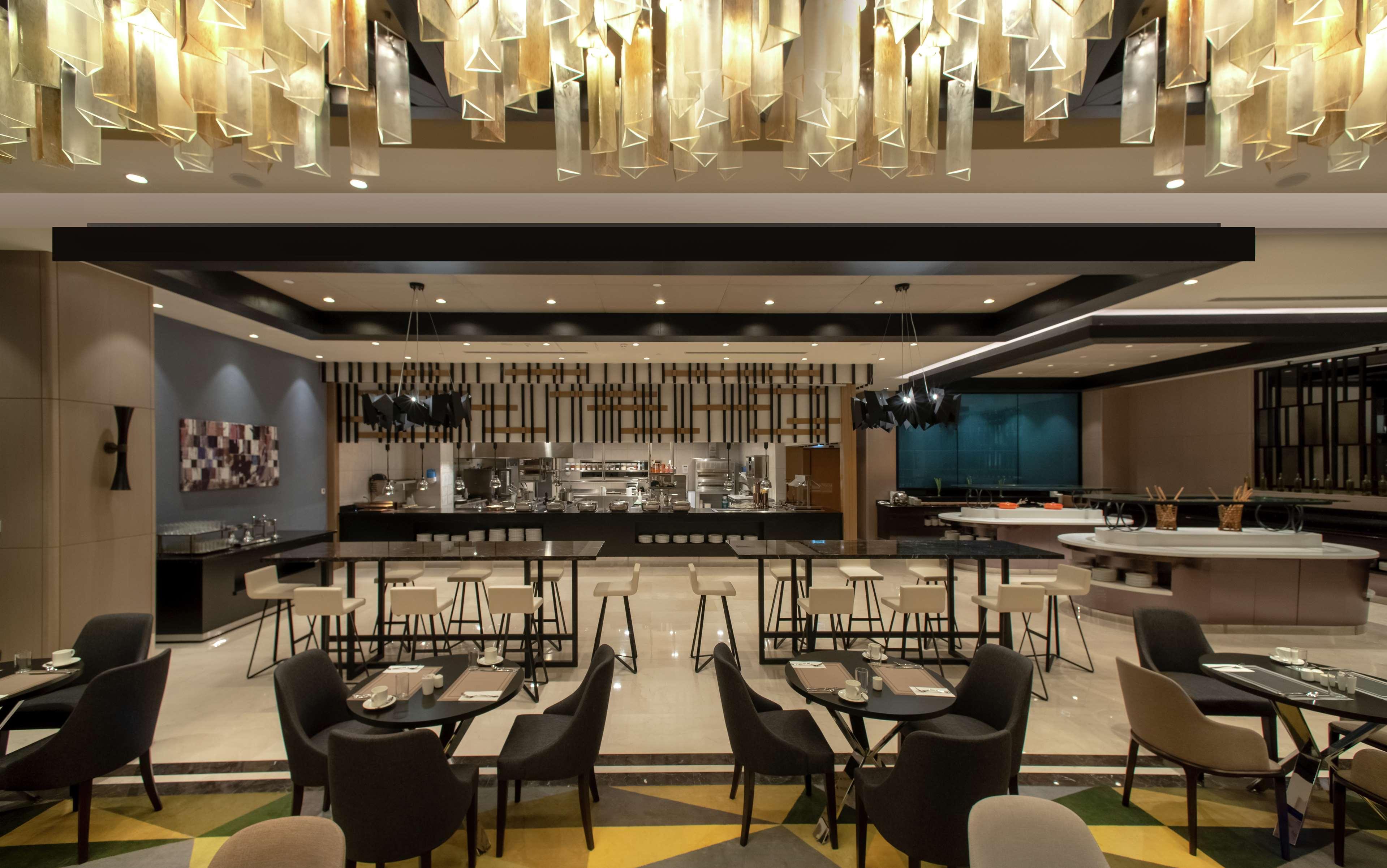 Hilton Istanbul Bakirkoy Hotel Exterior foto The lounge at KLIA
